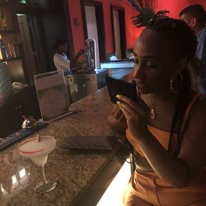 Meet your Posher, Nia